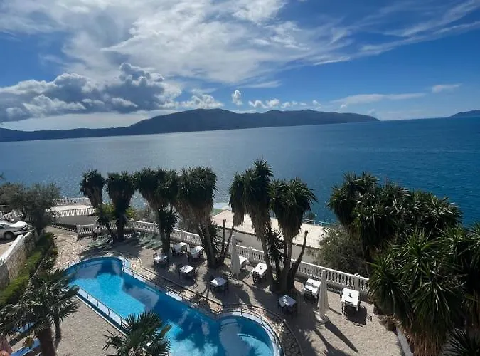 Blue Dream Holiday 3* Vlorë